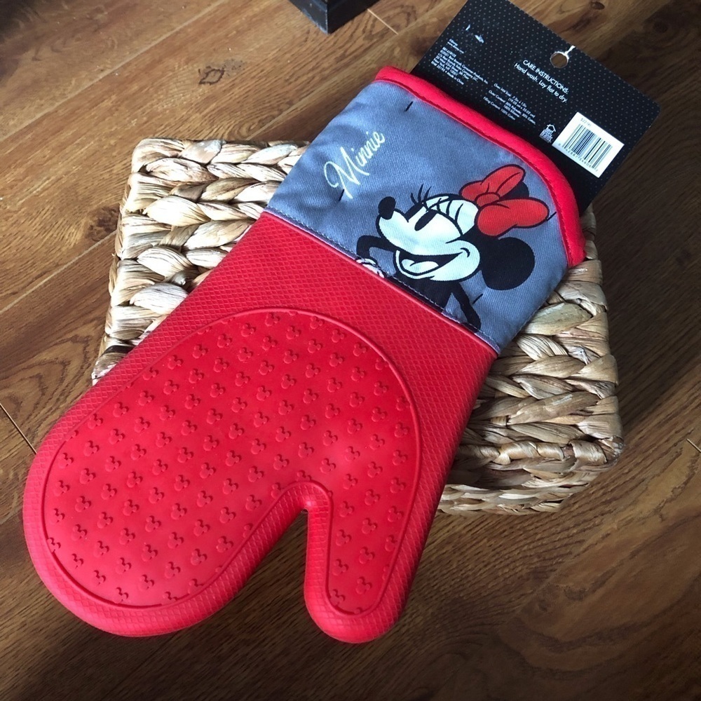 Disney: Minnie Mouse: Silicone Oven Mitt - Picture 3 of 5
